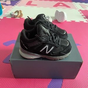 Infant sneakers black